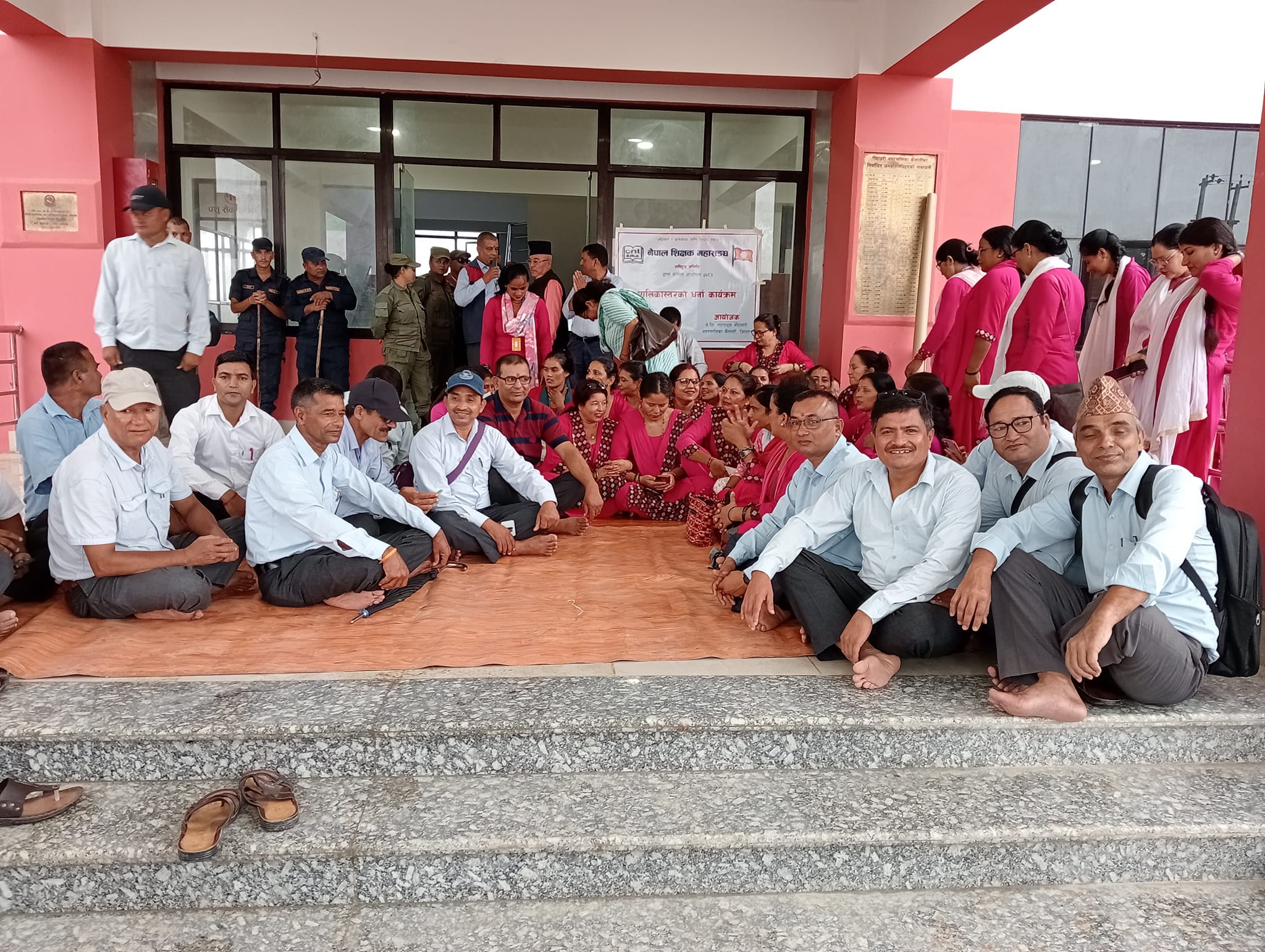 नेपाल शिक्षक महासंघद्वारा गोदावरी नगरपालिकामा धर्ना
